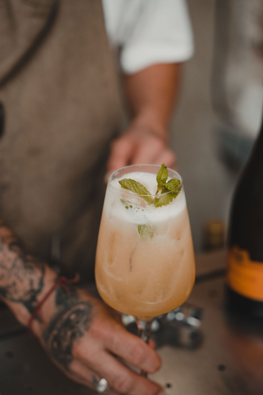 Cocktail artesanal con destilados de Baja California en Kitchen
